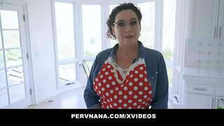 L&#039;àvia Amanda Ryder Secret Professió Mostra la Seva Stepgrandson de Primera Mà