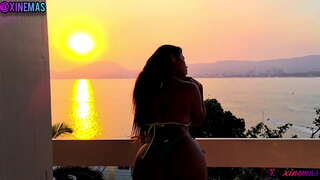 Mar no e na gostoso varanda transando as enquanto Casal lanchas gozando passavam